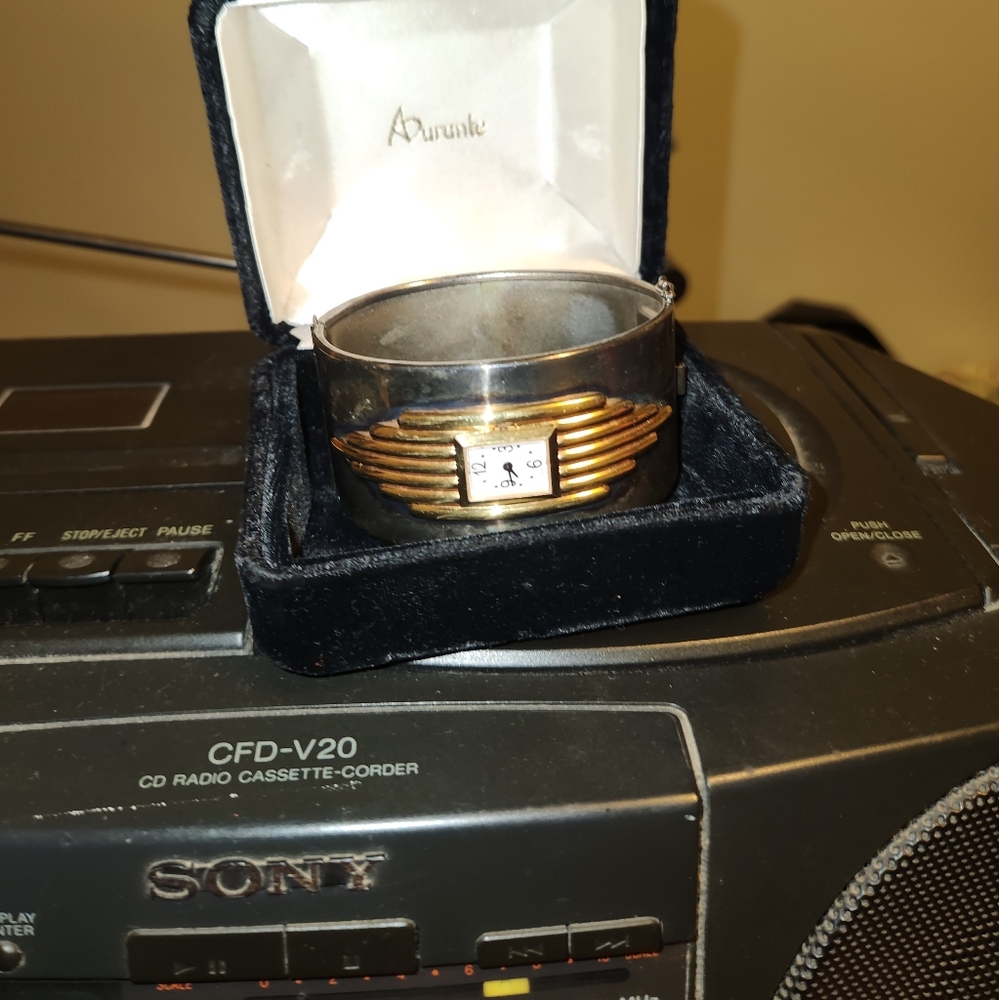 Vintage Womens 80s Watch